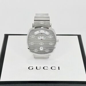 NIB Gucci watch 38mm with GG logo band Unisex